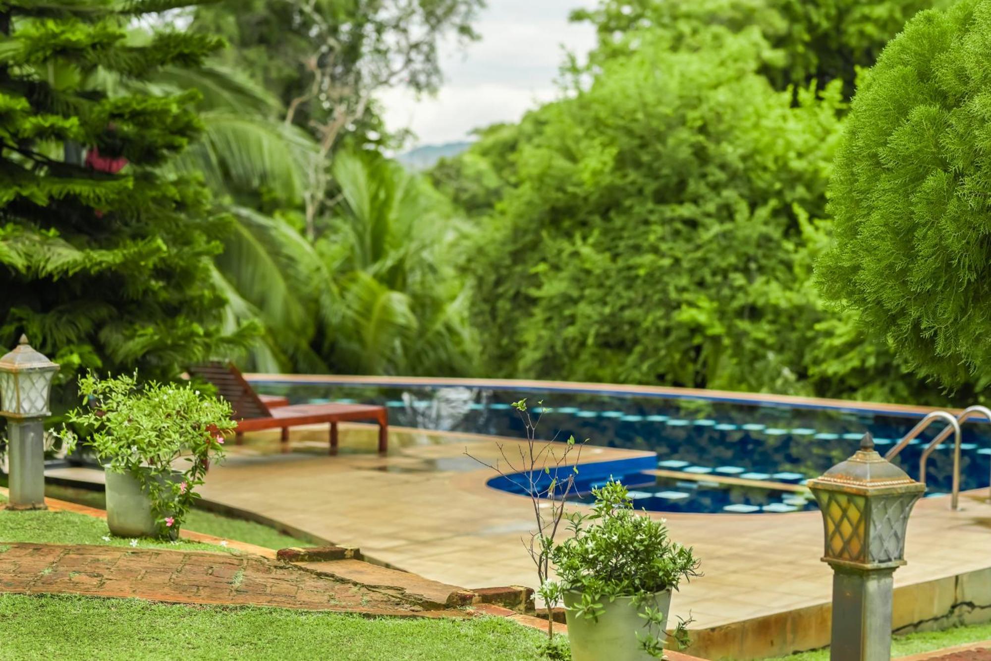 Agbo Hotel Polonnaruwa Exterior foto