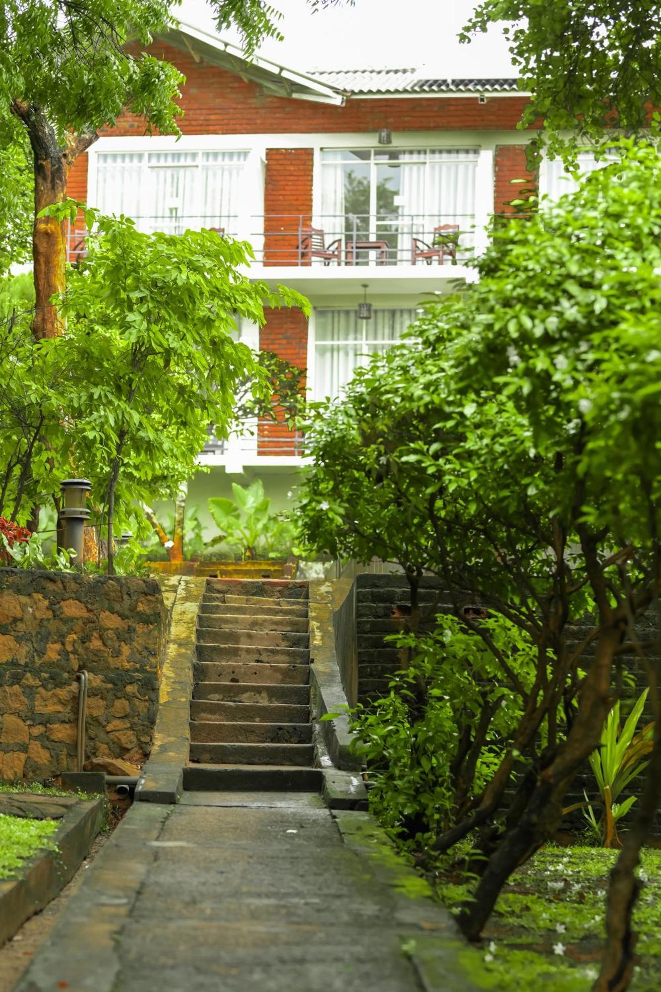 Agbo Hotel Polonnaruwa Exterior foto