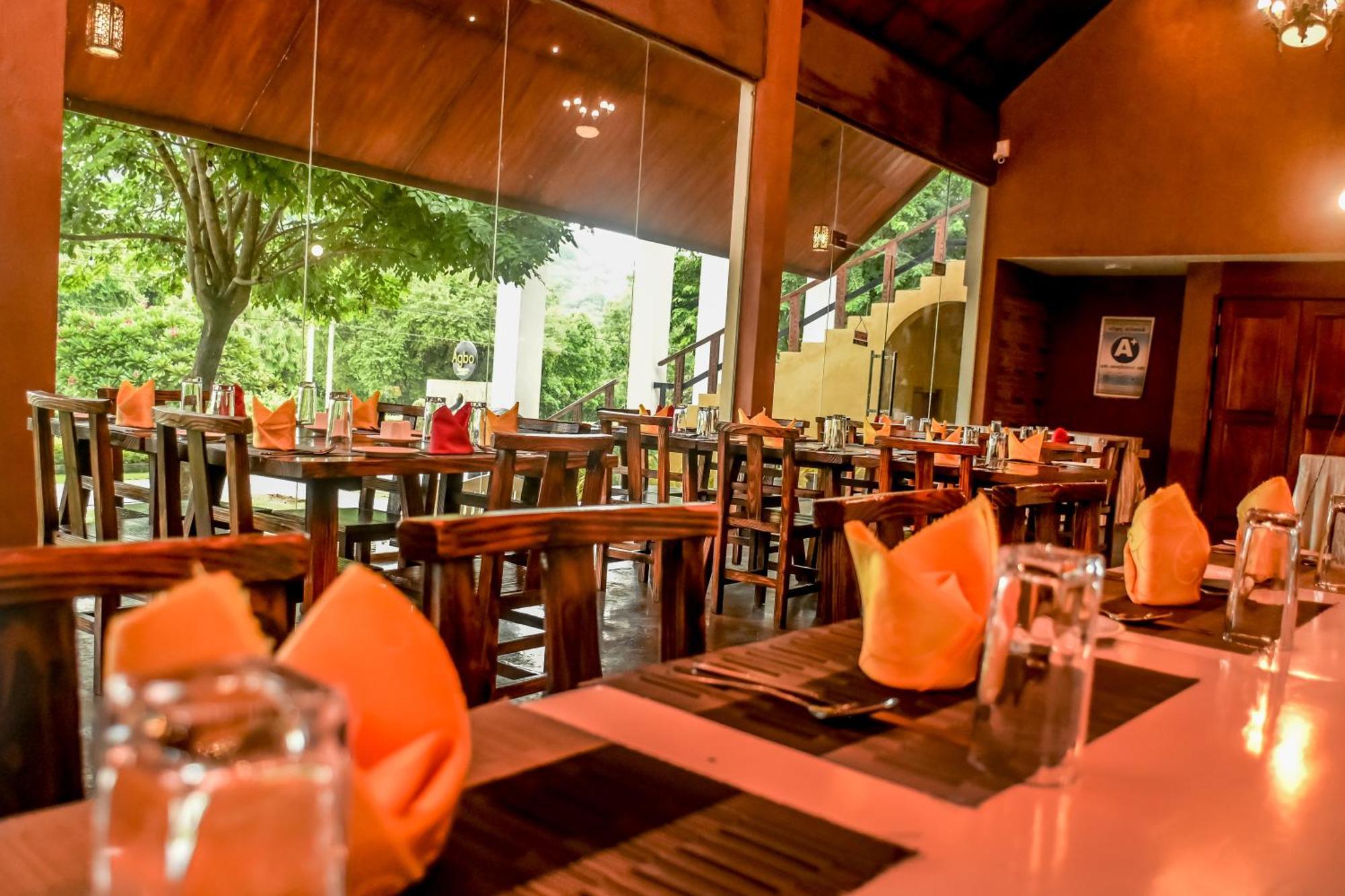 Agbo Hotel Polonnaruwa Exterior foto