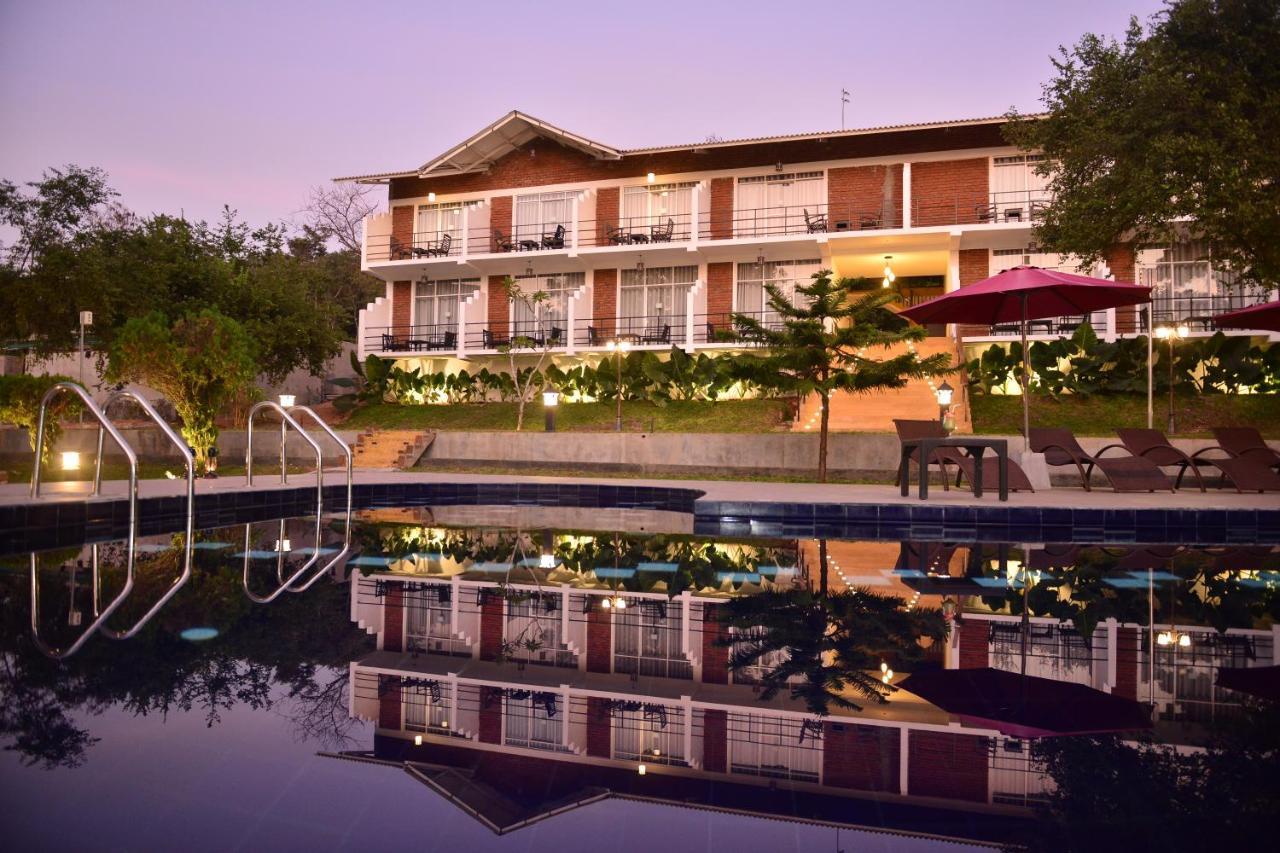Agbo Hotel Polonnaruwa Exterior foto